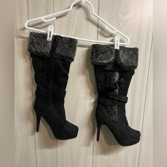 Black Heeled Boots with Fur - Picture 1 of 2